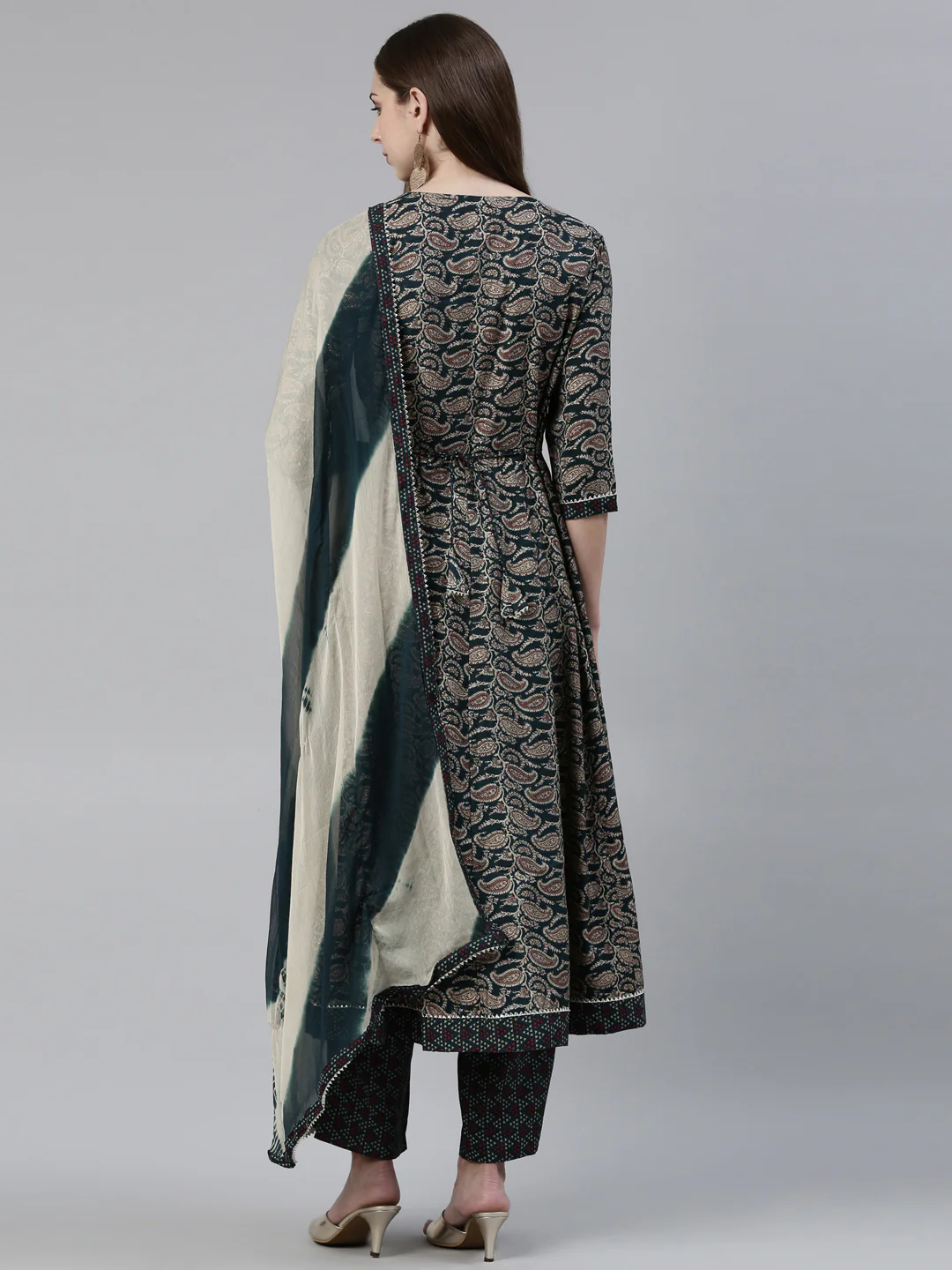 Neerus Green Regular Knee Length Printed Kurta Printed Trousers With Dupatta - Image 3
