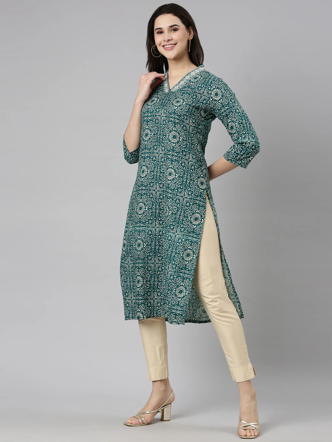 Neerus Green Regular Straight Bandhani Kurta - Image 2