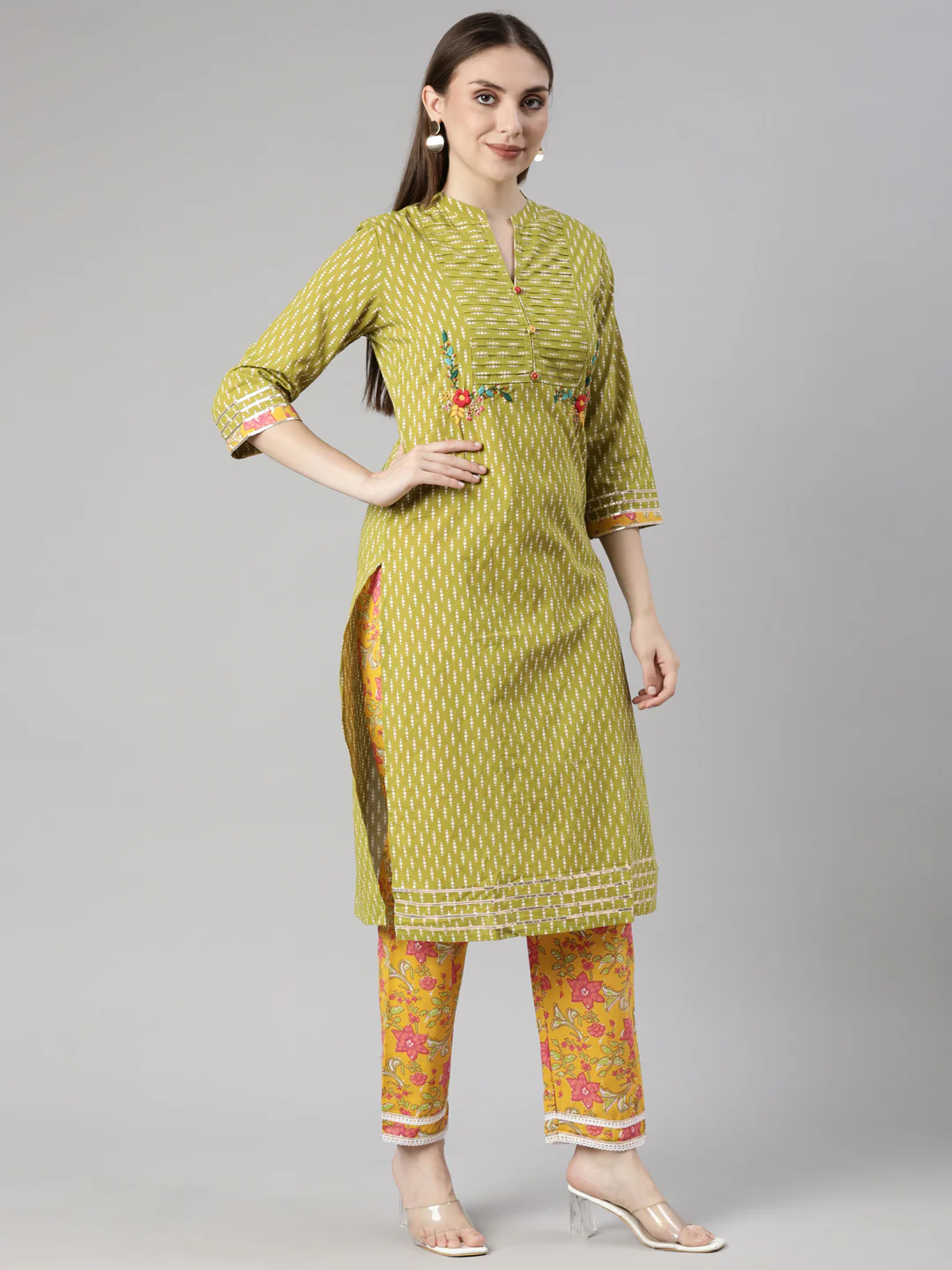 Neerus Green Regular Straight Chevron Kurta And Trousers With Dupatta - Image 2