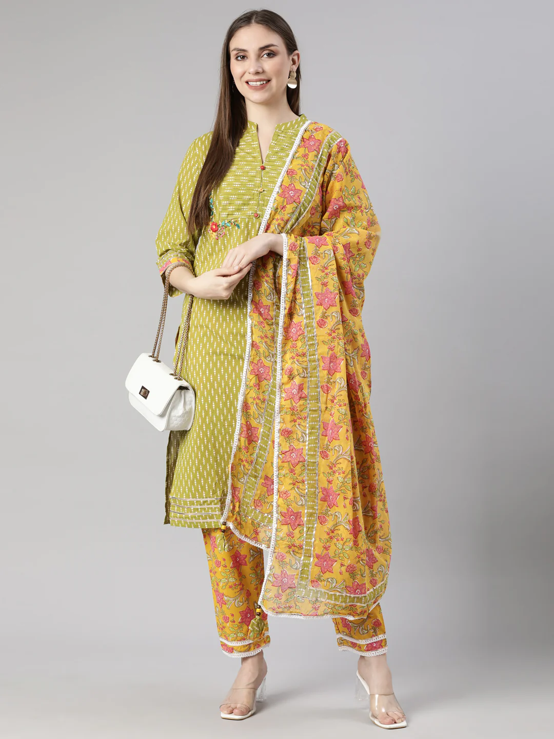 Neerus Green Regular Straight Chevron Kurta And Trousers With Dupatta - Image 4