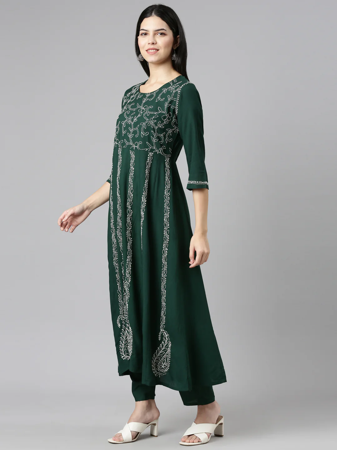 Neerus Green Regular Straight Embroidered Kurta And Trousers With Dupatta - Image 2