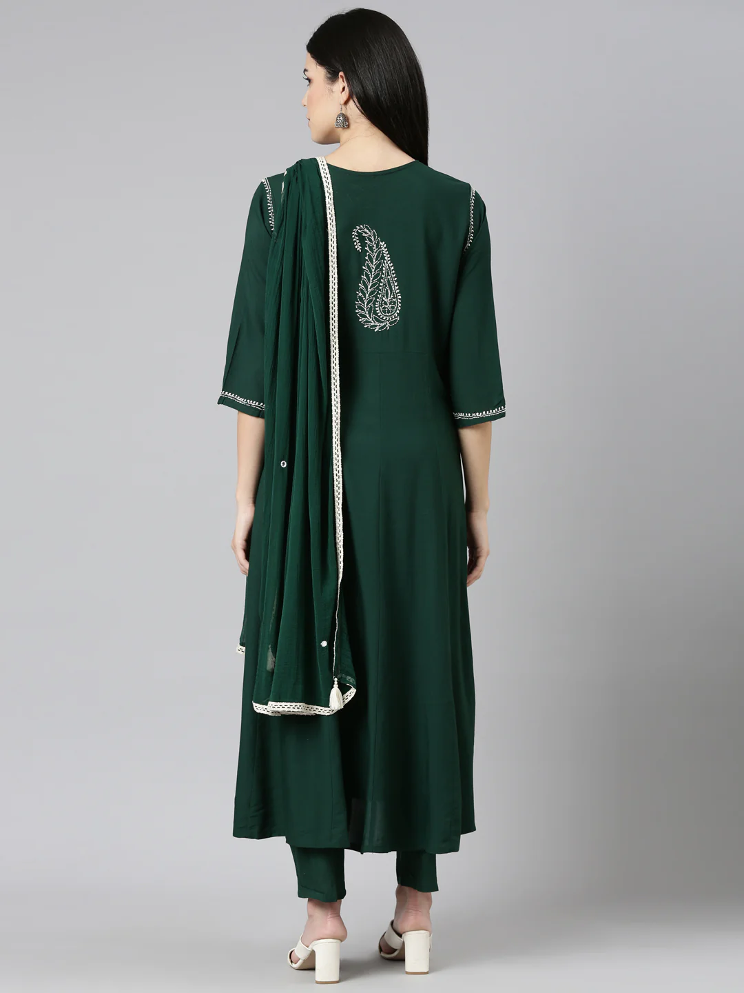 Neerus Green Regular Straight Embroidered Kurta And Trousers With Dupatta - Image 3
