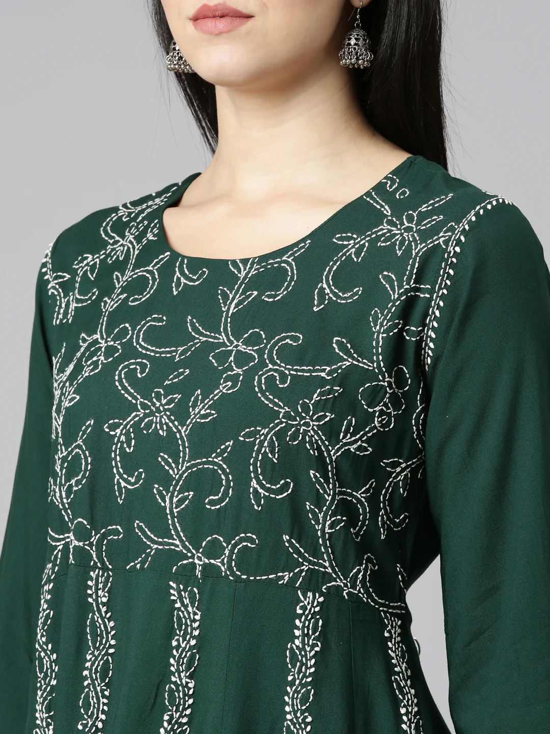 Neerus Green Regular Straight Embroidered Kurta And Trousers With Dupatta - Image 4