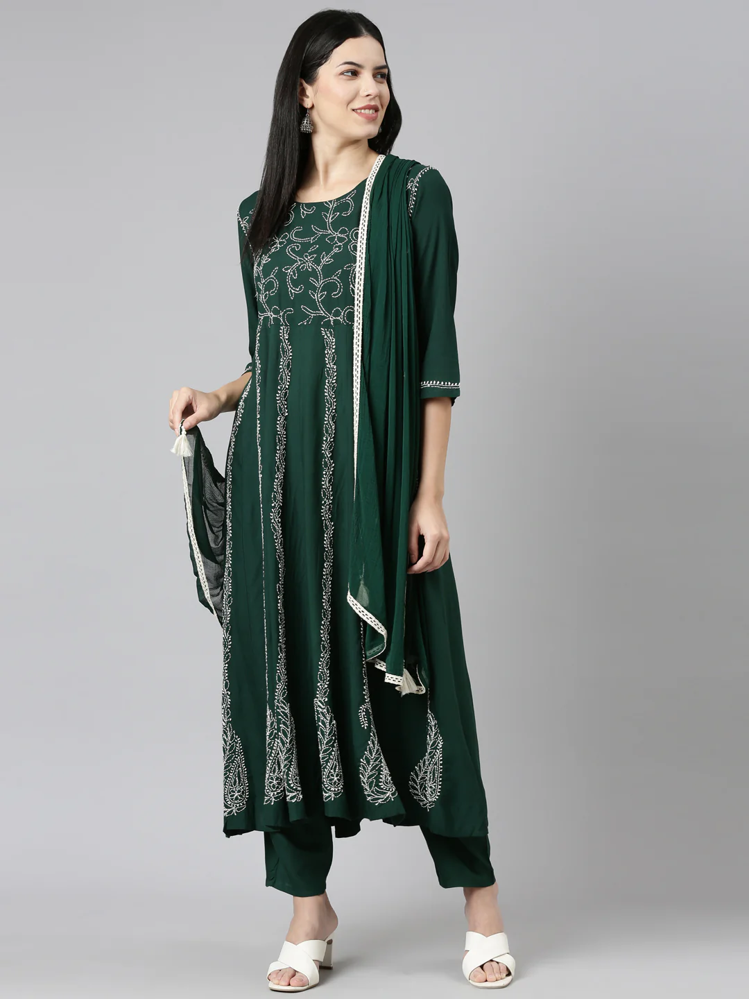 Neerus Green Regular Straight Embroidered Kurta And Trousers With Dupatta - Image 5