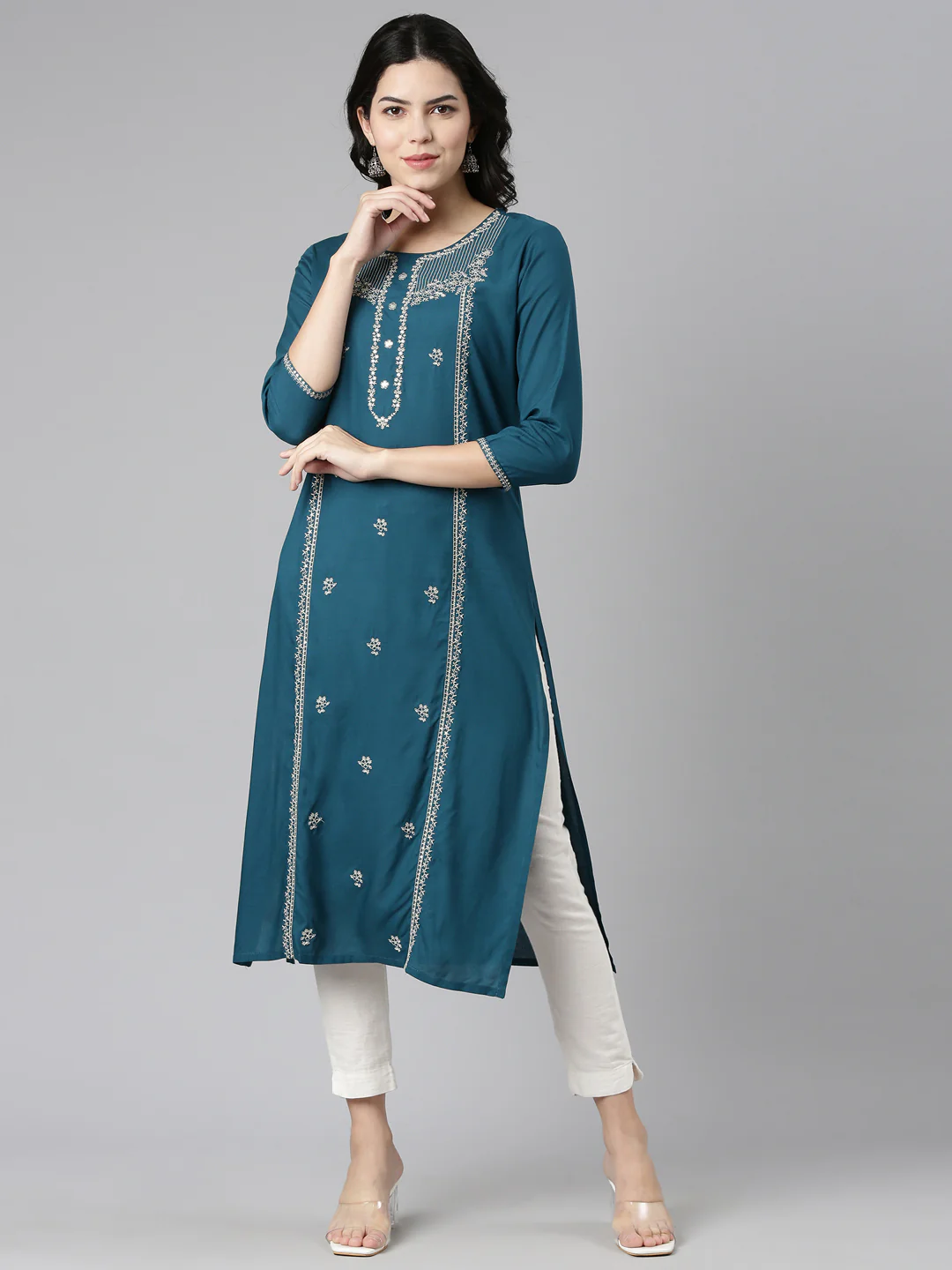 Neerus Green Regular Straight Embroidered Kurta