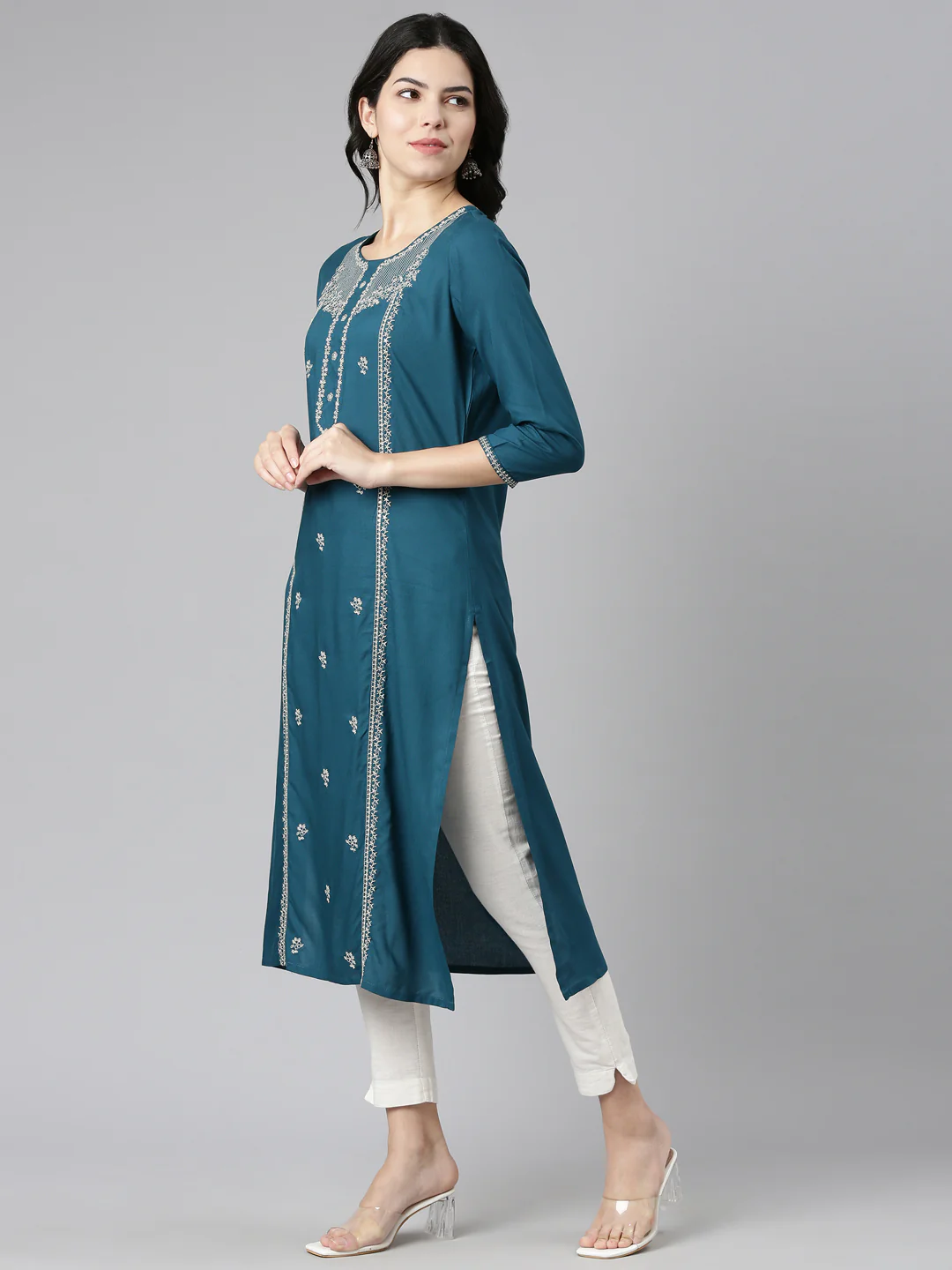 Neerus Green Regular Straight Embroidered Kurta - Image 2