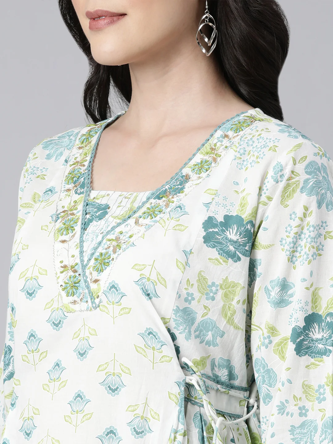 Neerus Green Regular Straight Floral Kurta And Salwar With Dupatta - Image 7