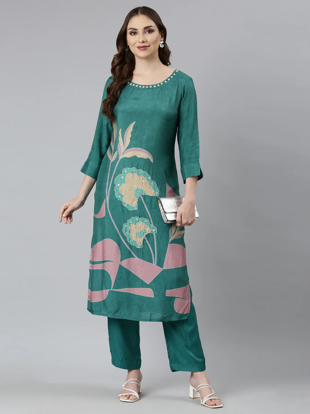 Neerus Green Regular Straight Floral Kurta And  Trousers - Image 5