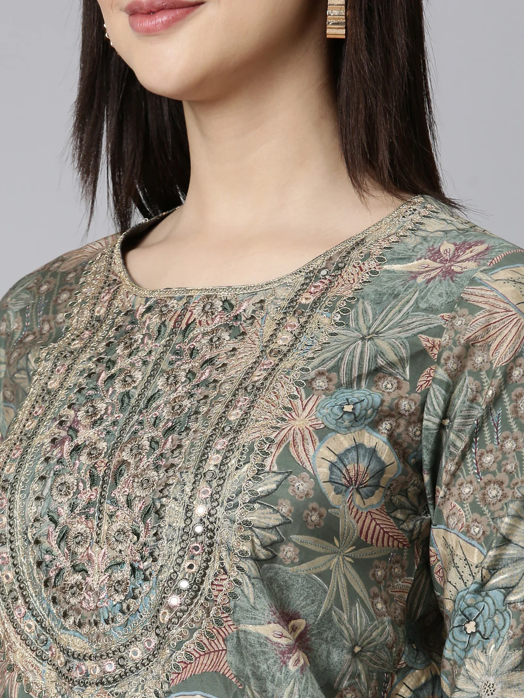 Neerus Green Regular Straight Floral Kurta And Trousers With Dupatta - Image 4