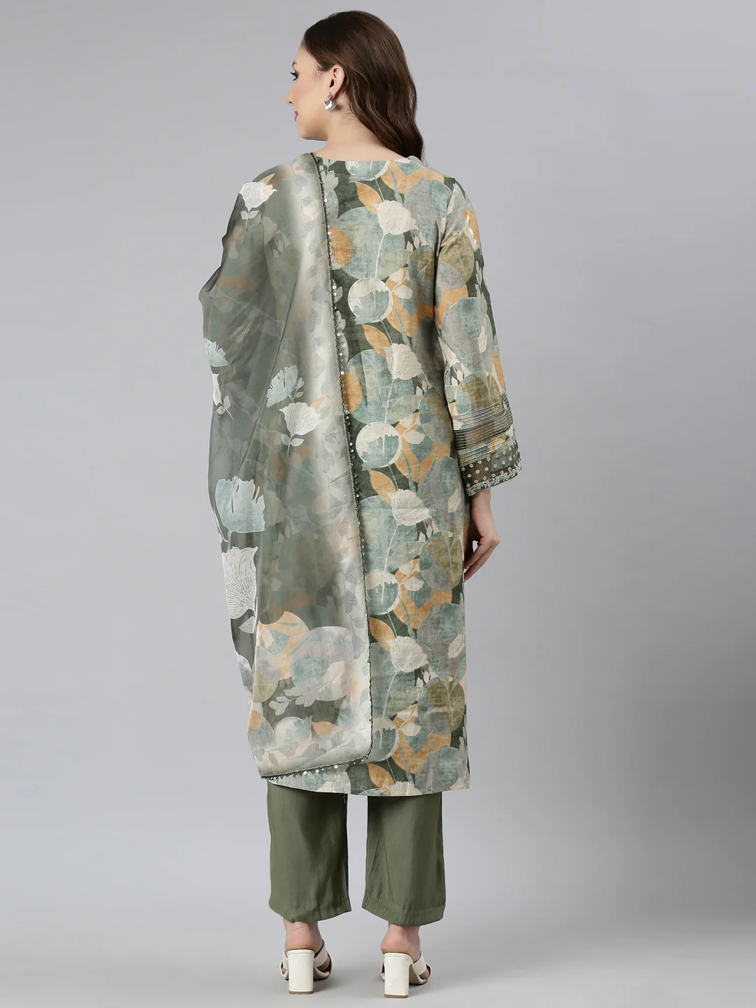 Neerus Green Regular Straight Floral Kurta And Trousers With Dupatta - Image 3