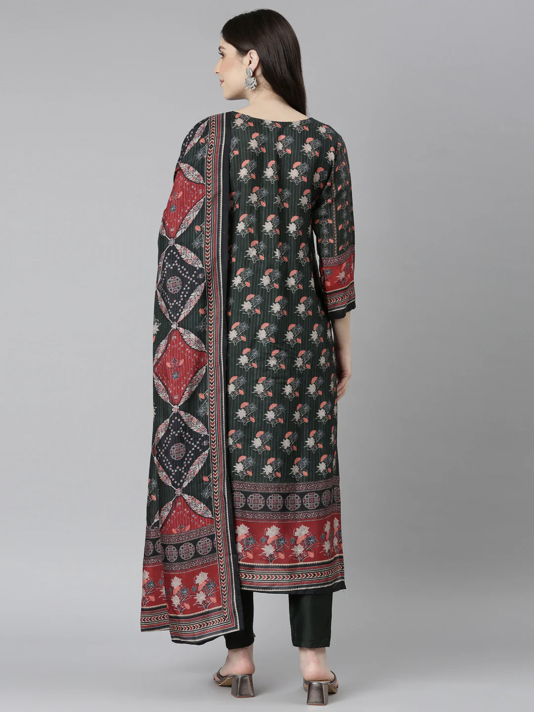 Neerus Green Regular Straight Floral Kurta And Trousers With Dupatta - Image 3