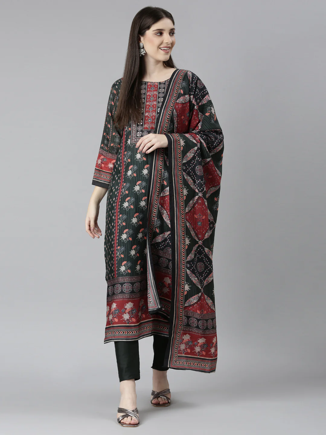 Neerus Green Regular Straight Floral Kurta And Trousers With Dupatta - Image 5