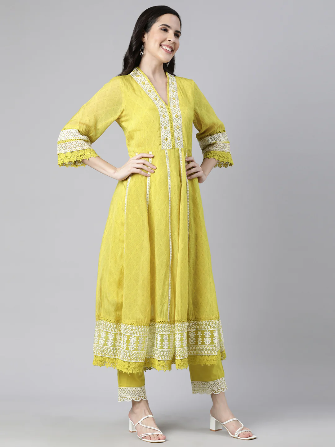 Neerus Green Regular Straight Floral Kurta And Trousers With Dupatta - Image 2