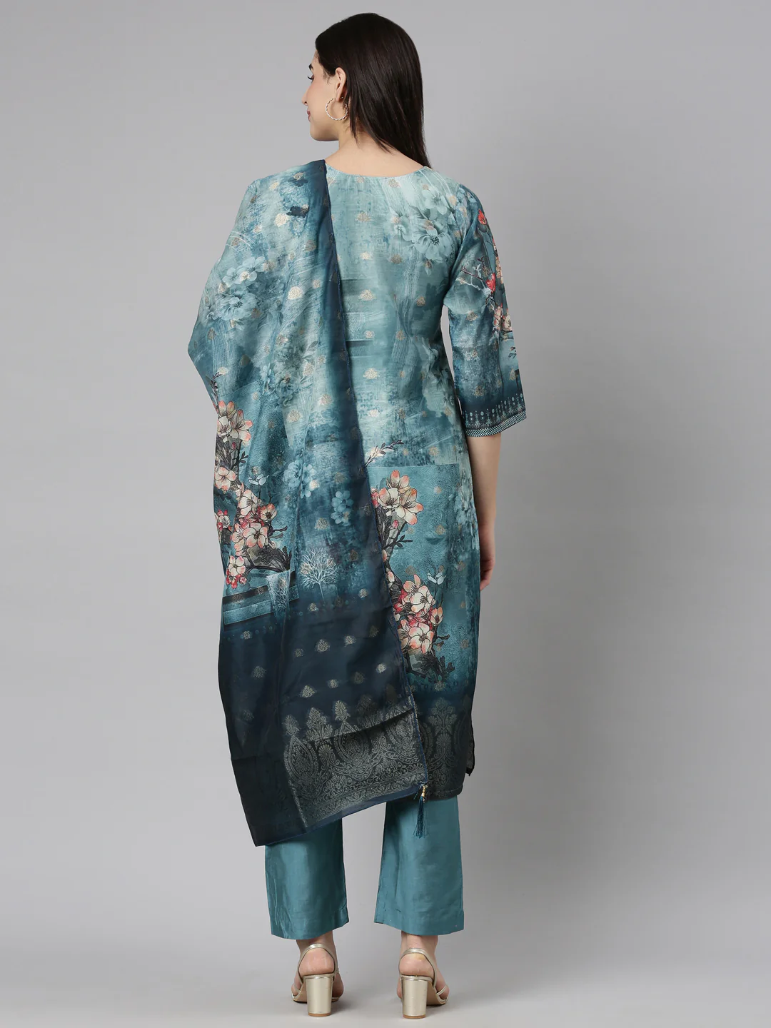 Neerus Green Regular Straight Floral Kurta And Trousers With Dupatta - Image 3