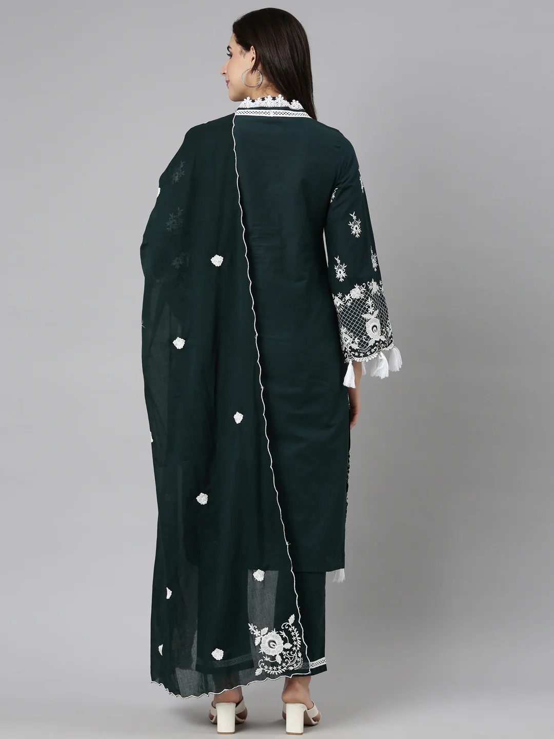 Neerus Green Regular Straight Floral Kurta And Trousers With Dupatta - Image 3
