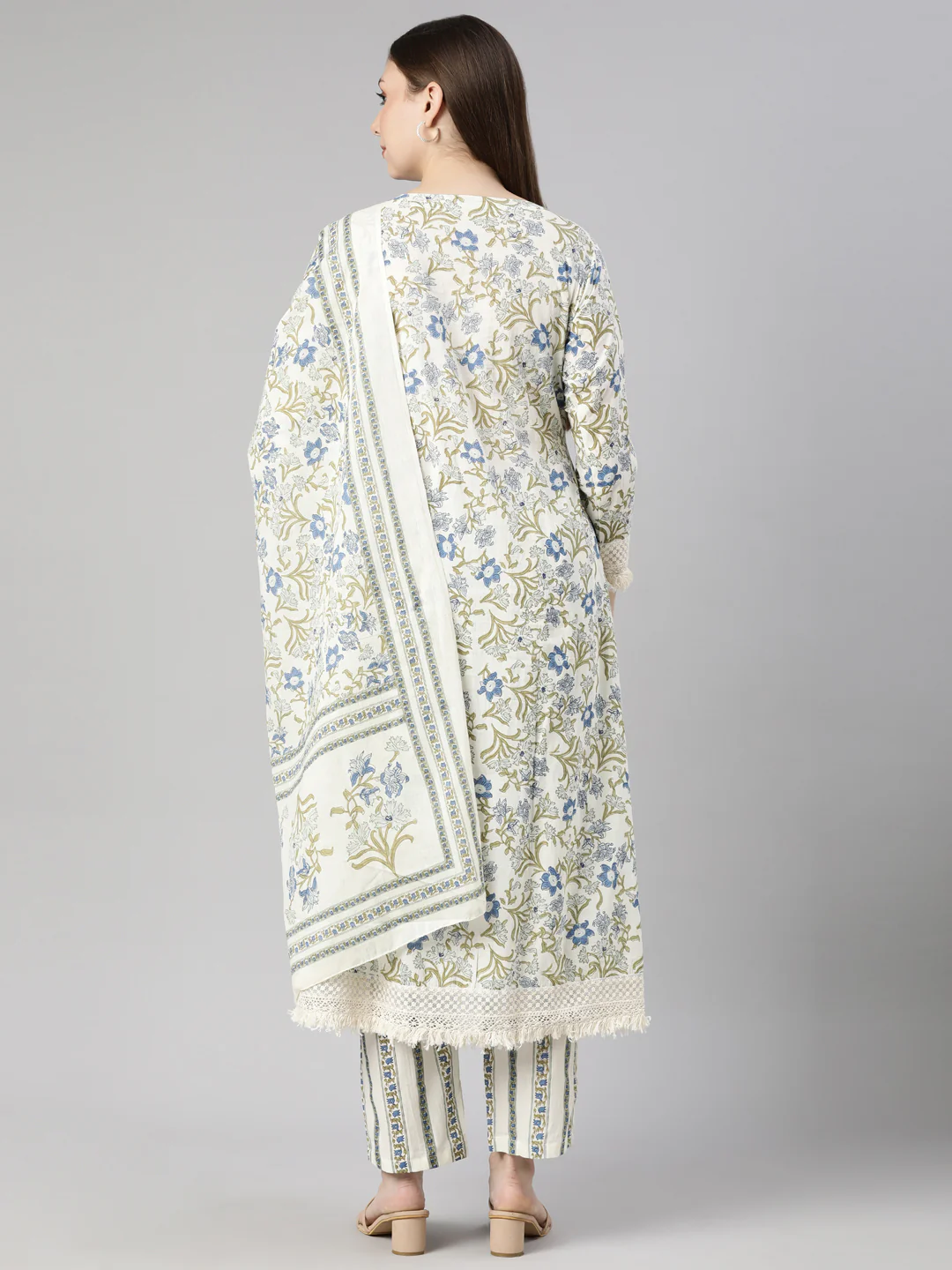 Neerus Green Regular Straight Floral Kurta And Trousers With Dupatta - Image 3
