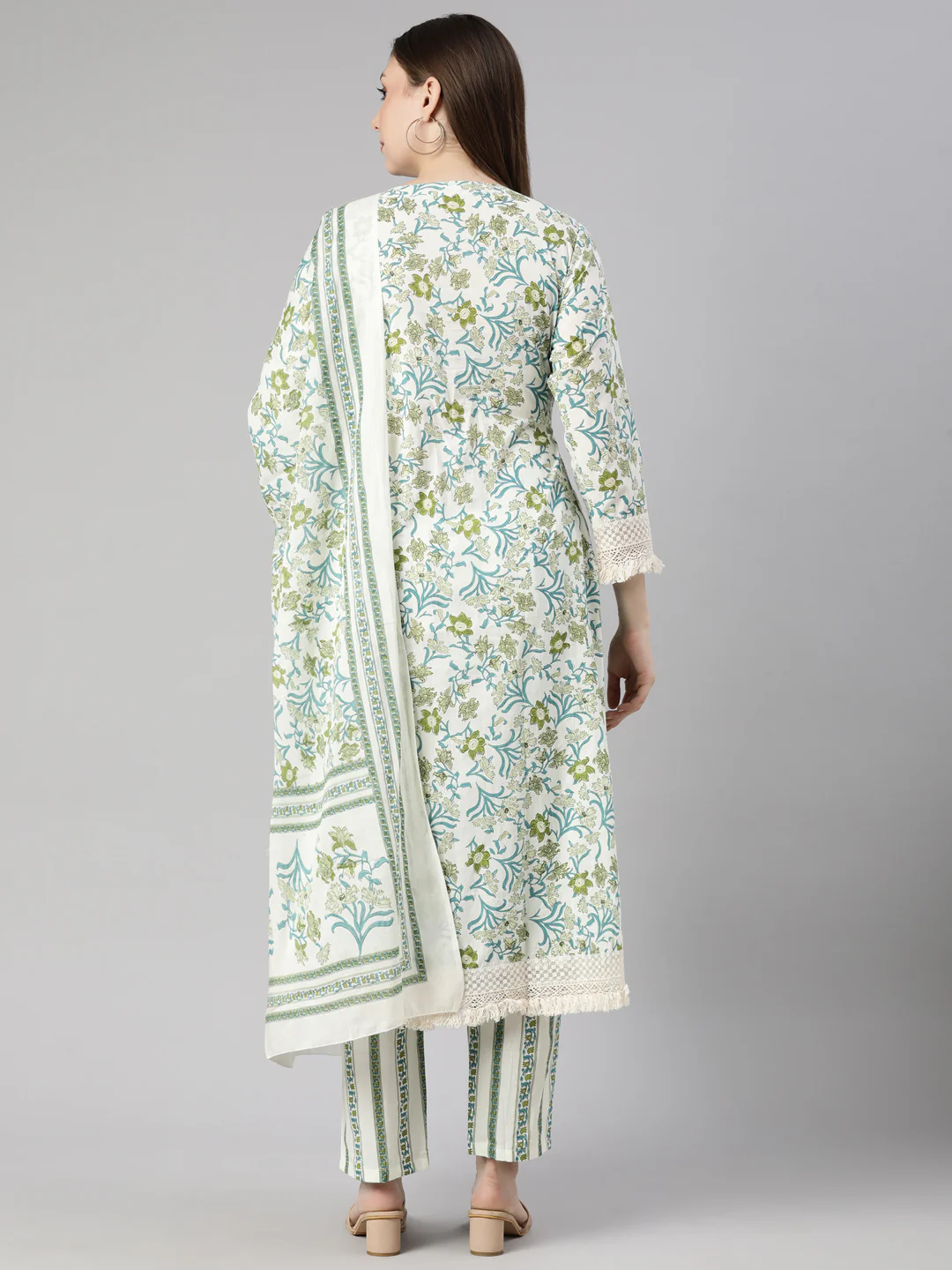 Neerus Green Regular Straight Floral Kurta And Trousers With Dupatta - Image 3