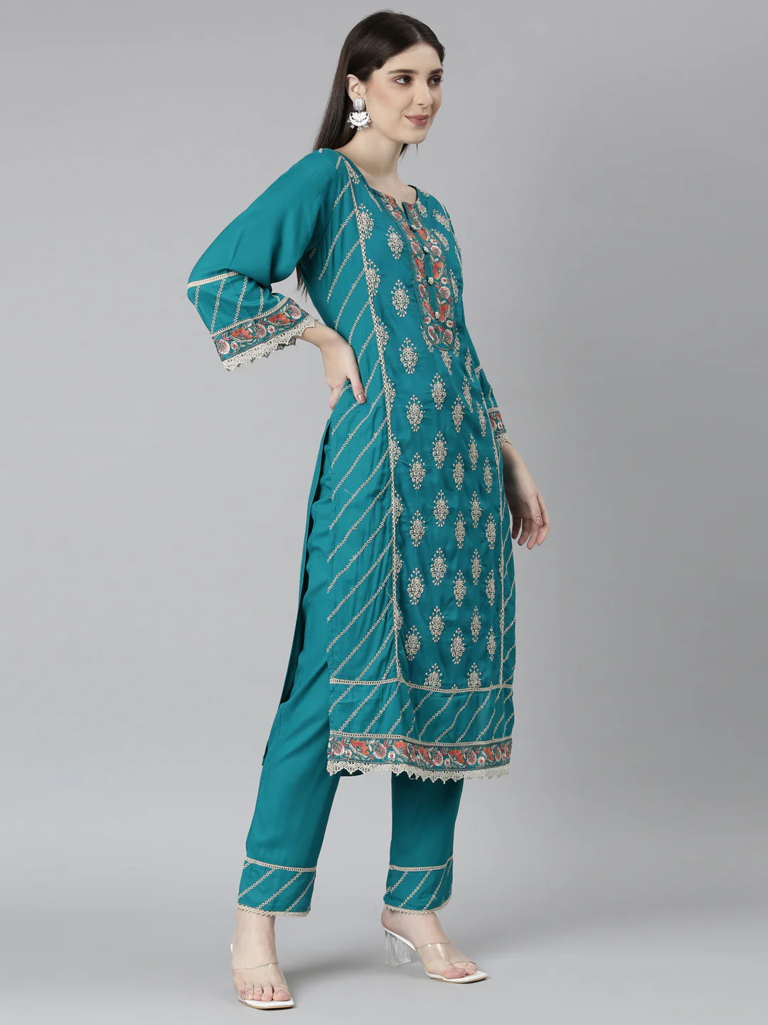 Neerus Green Regular Straight Floral Kurta And Trousers With Dupatta - Image 2