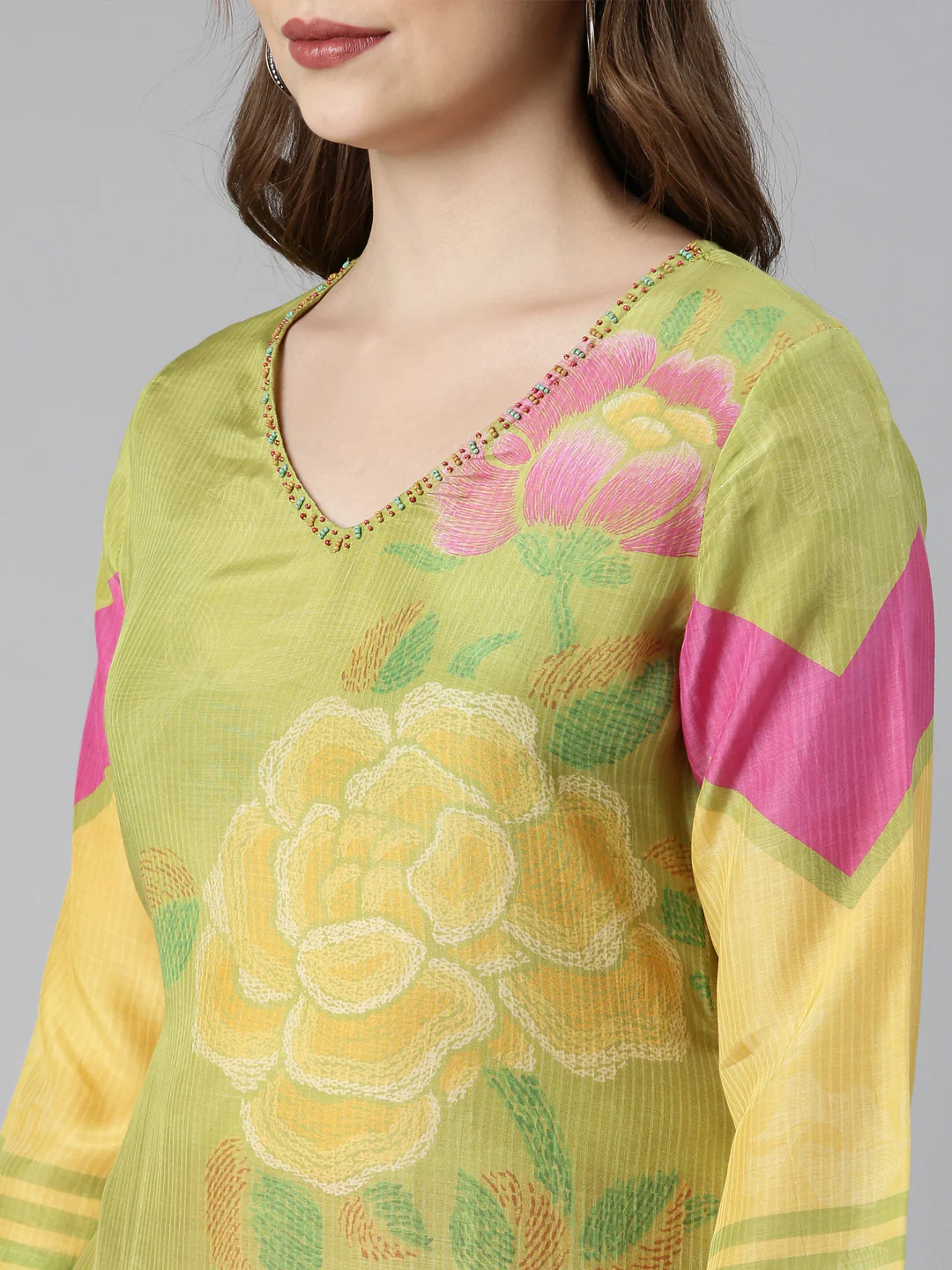 Neerus Green Regular Straight Floral Kurta And Trousers With Dupatta - Image 7