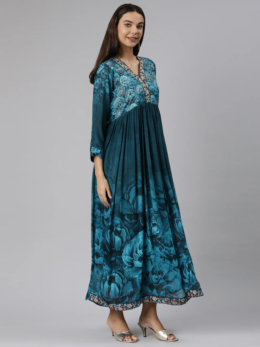 Neerus Green Regular Straight Floral Kurta And Trousers With Dupatta - Image 2
