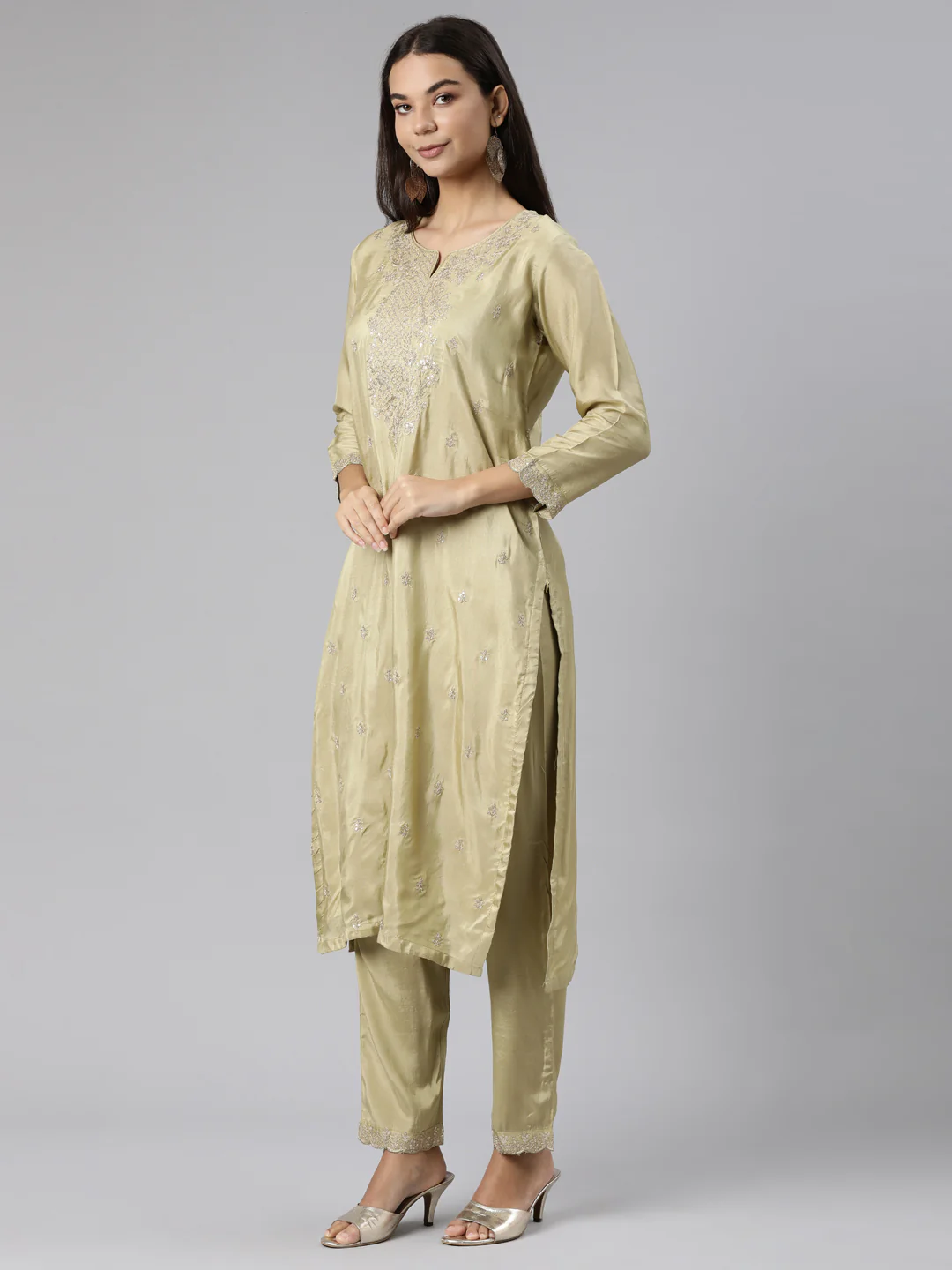 Neerus Green Regular Straight Floral Kurta And Trousers With Dupatta - Image 2