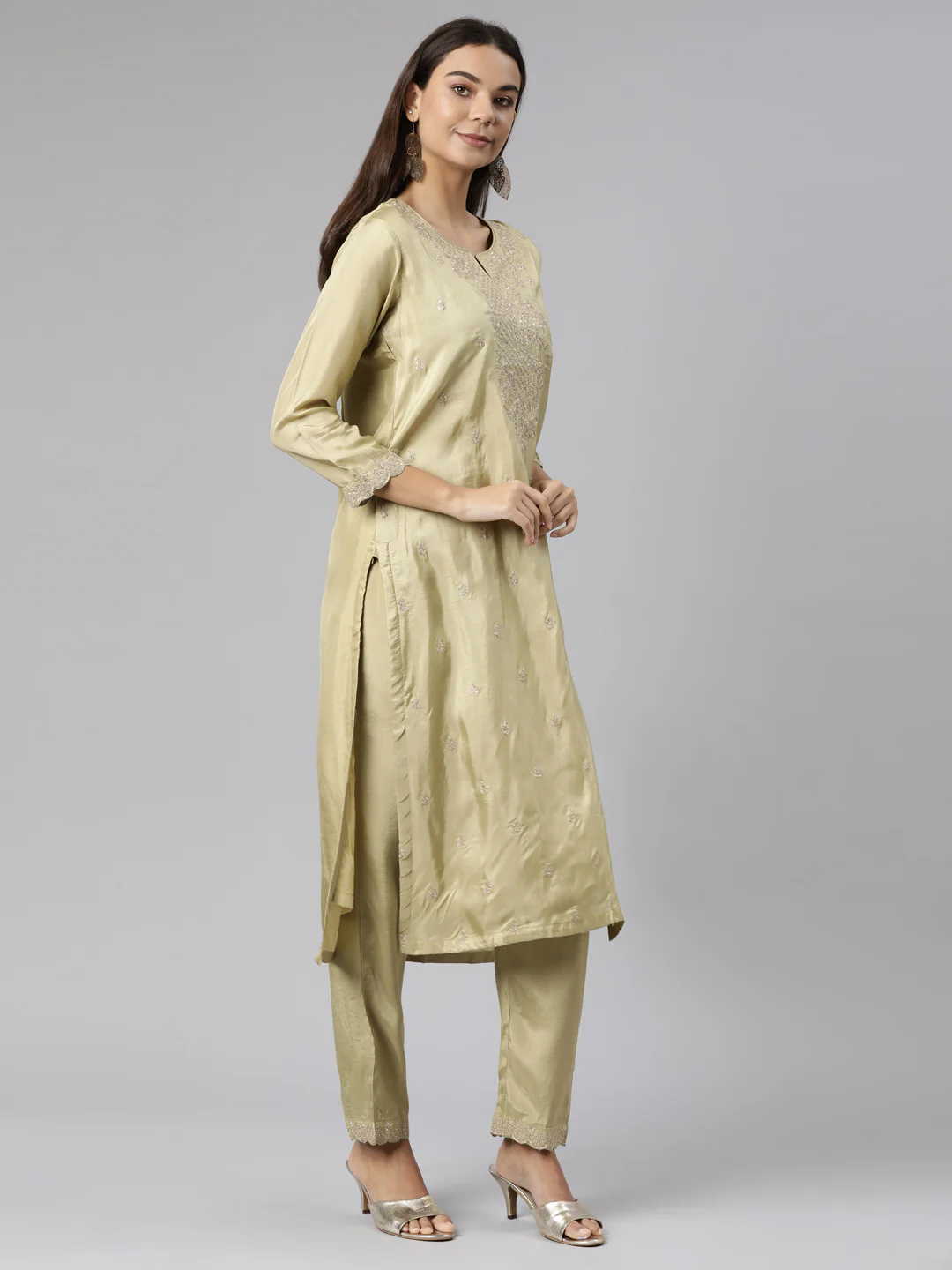 Neerus Green Regular Straight Floral Kurta And Trousers With Dupatta - Image 3