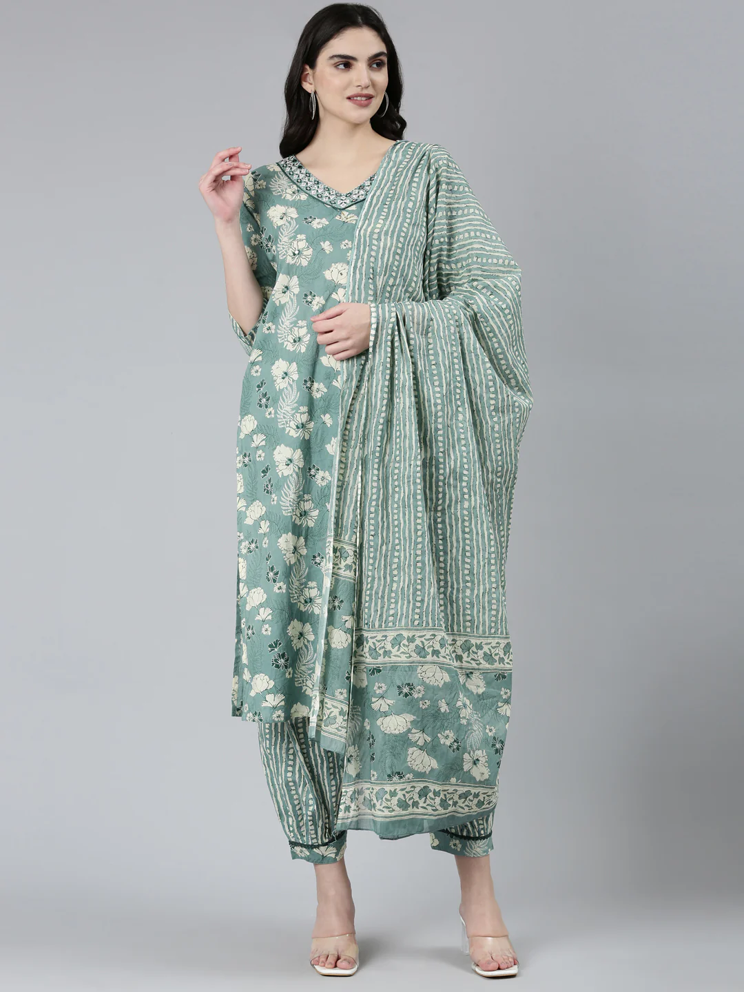 Neerus Green Regular Straight Floral Kurta Sets And Salwar With Dupatta - Image 5