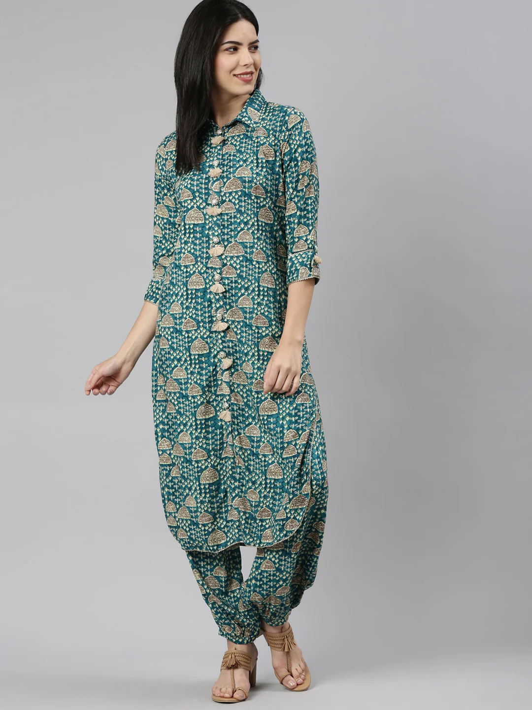 Neerus Green Regular Straight Printed Kurta And Salwar - Image 5