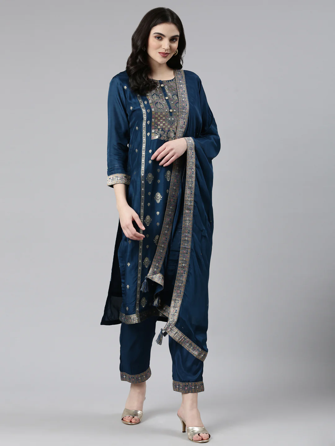 Neerus Green Regular Straight Printed Kurta And Trousers With Dupatta - Image 5