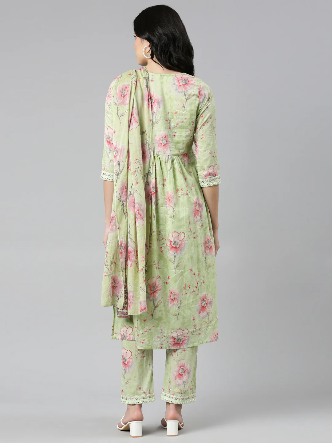 Neerus Green Regular Straight Printed Kurta And Trousers With Dupatta - Image 3