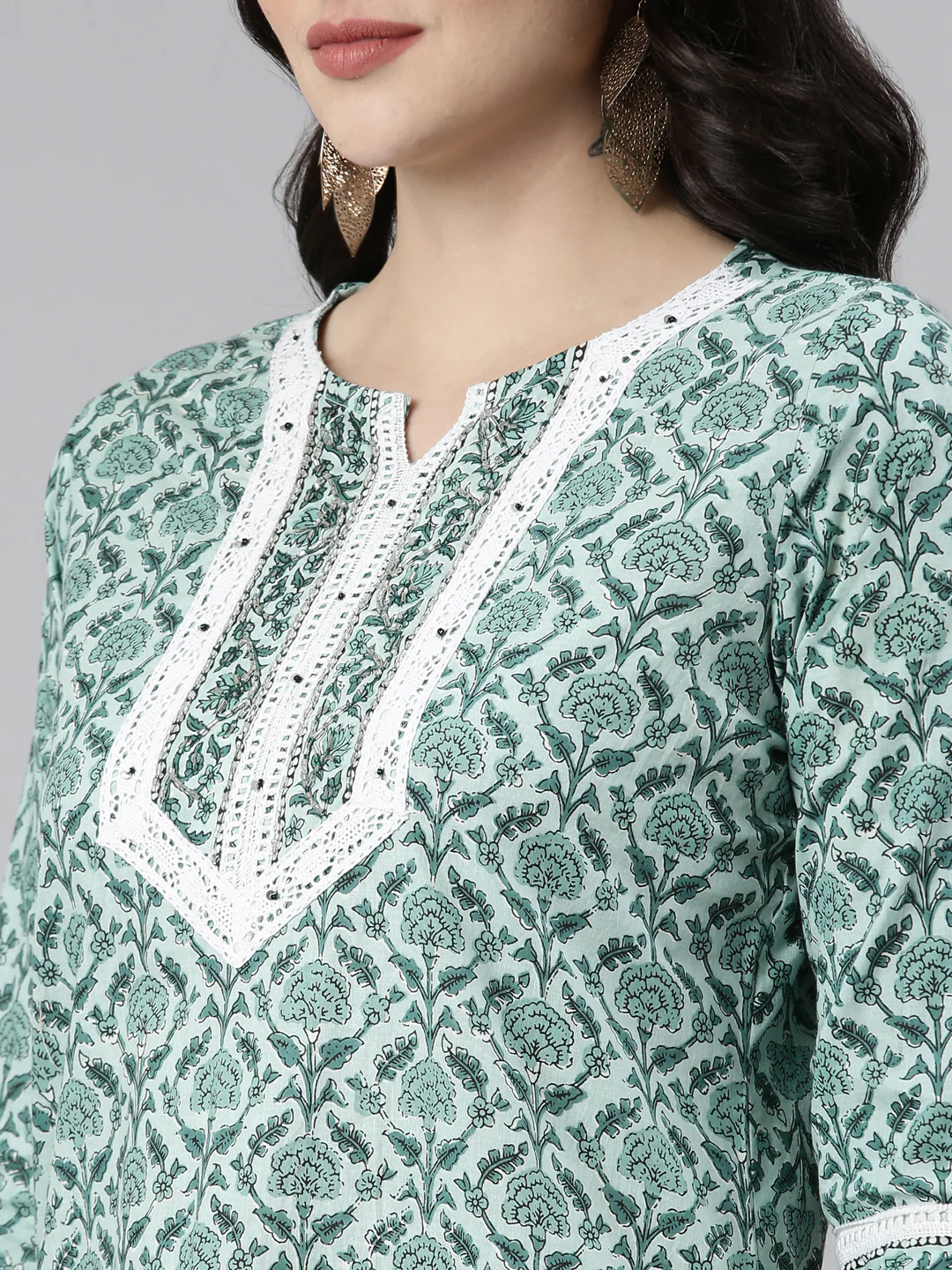Neerus Green Regular Straight Printed Kurta And Trousers With Dupatta - Image 4