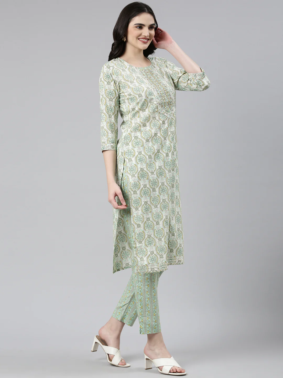 Neerus Green Regular Straight Printed Kurta And Trousers With Dupatta - Image 2