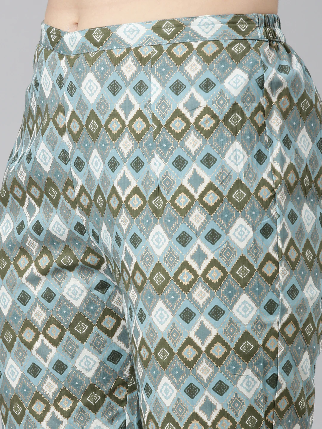 Neerus Green Regular Straight Printed Kurta And Trousers With Dupatta - Image 6