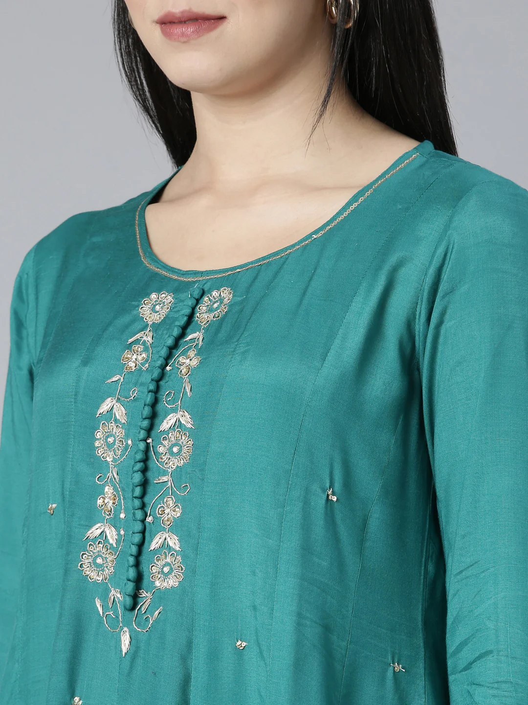 Neerus Green Regular Straight Solid Kurta And Trousers With Dupatta - Image 4