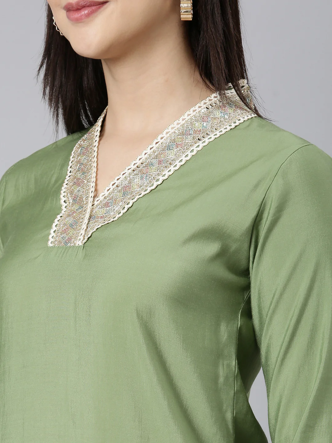 Neerus Green Regular Straight Solid Kurta And Trousers With Dupatta - Image 4