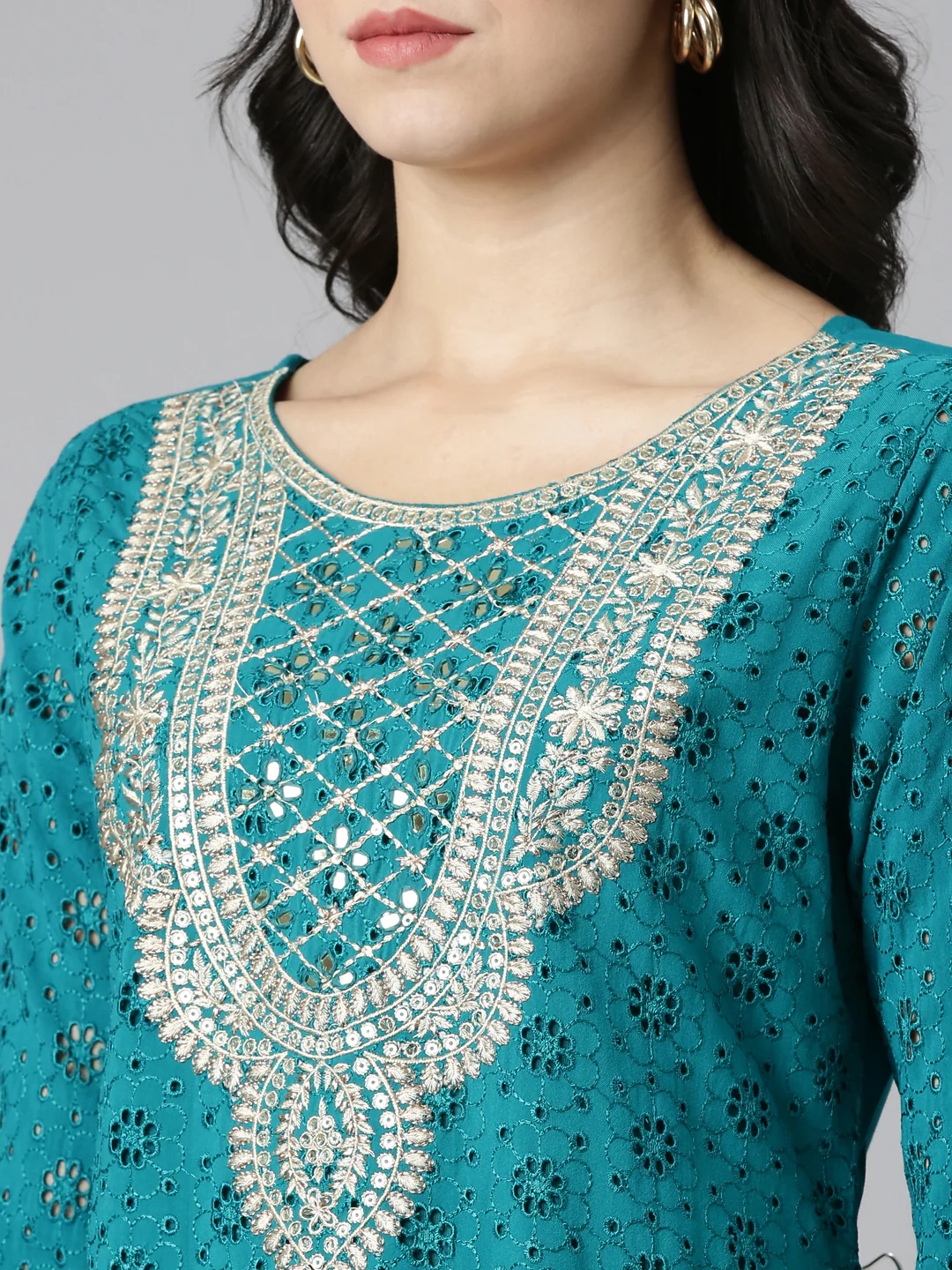 Neerus Green Regular Straight Solid Kurta And Trousers With Dupatta - Image 4
