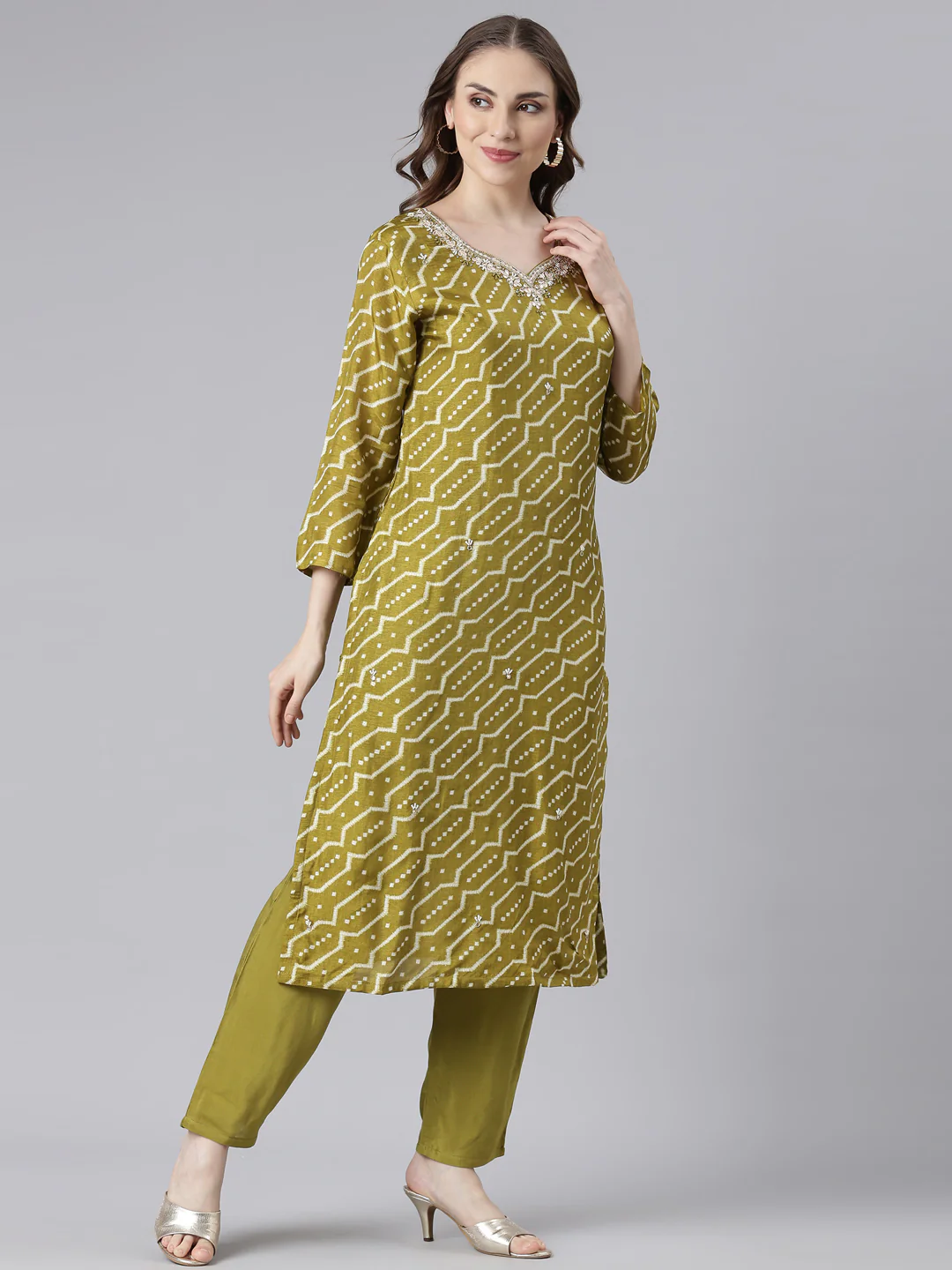 Neerus Green Silk Straight Casual Chevron Kurta and Trouser with Dupatta - Image 3