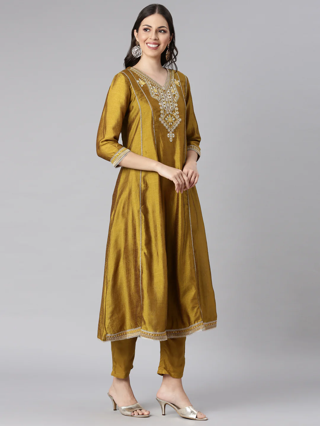 Neerus Green Solid Anarkali Kurta and Trousers With Dupatta - Image 3