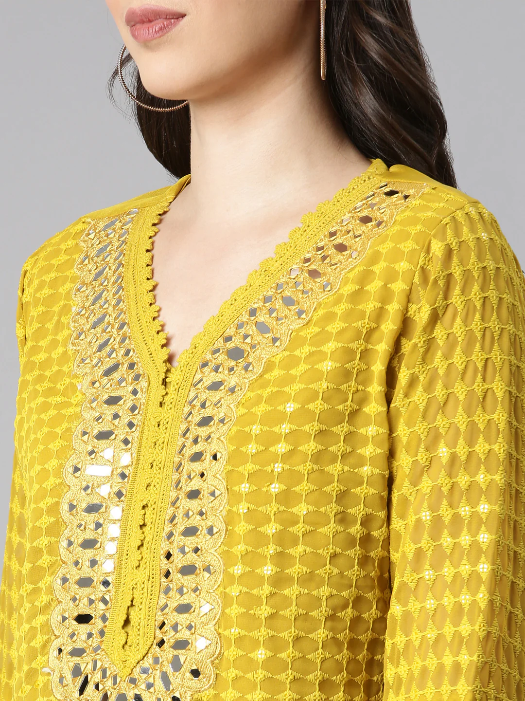 Neerus Green Solid Straight Kurta and Trousers With Dupatta - Image 3