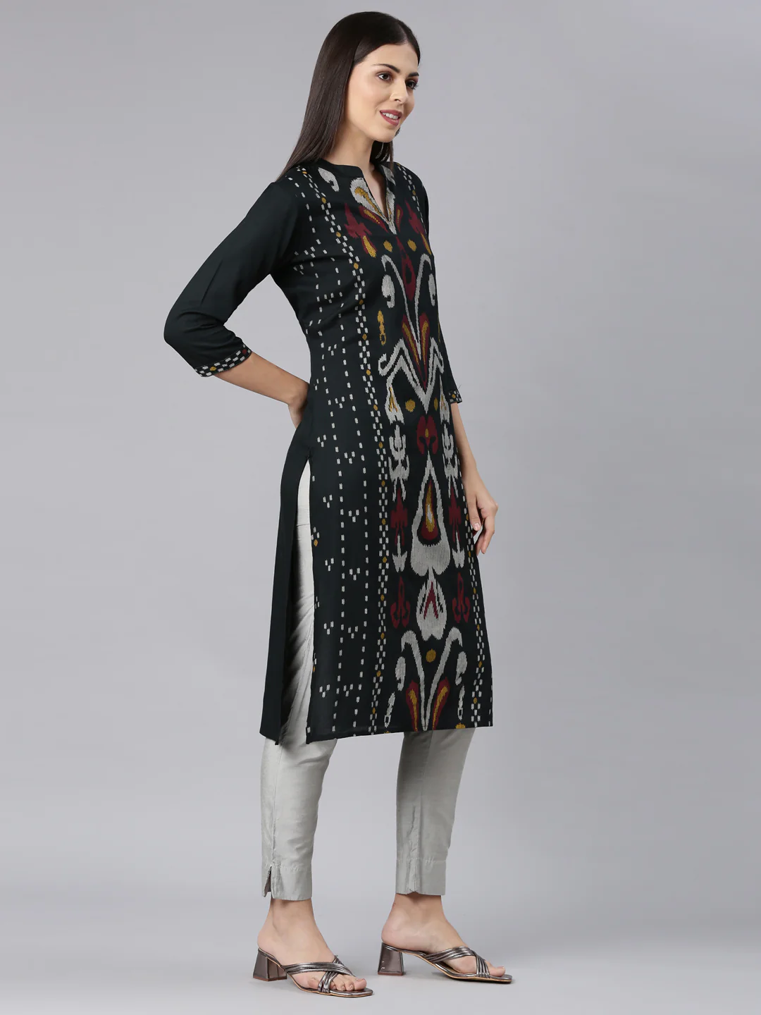 Neerus Green Straight Casual Chevron Straight Kurta - Image 3