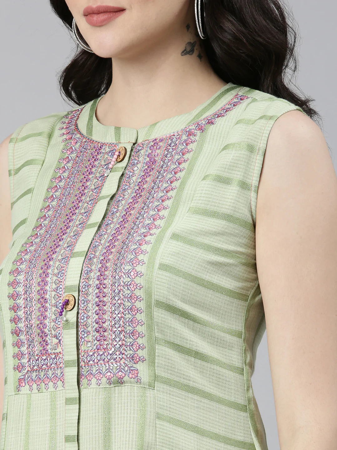 Neerus Green Straight Casual Embroidered Dress - Image 4