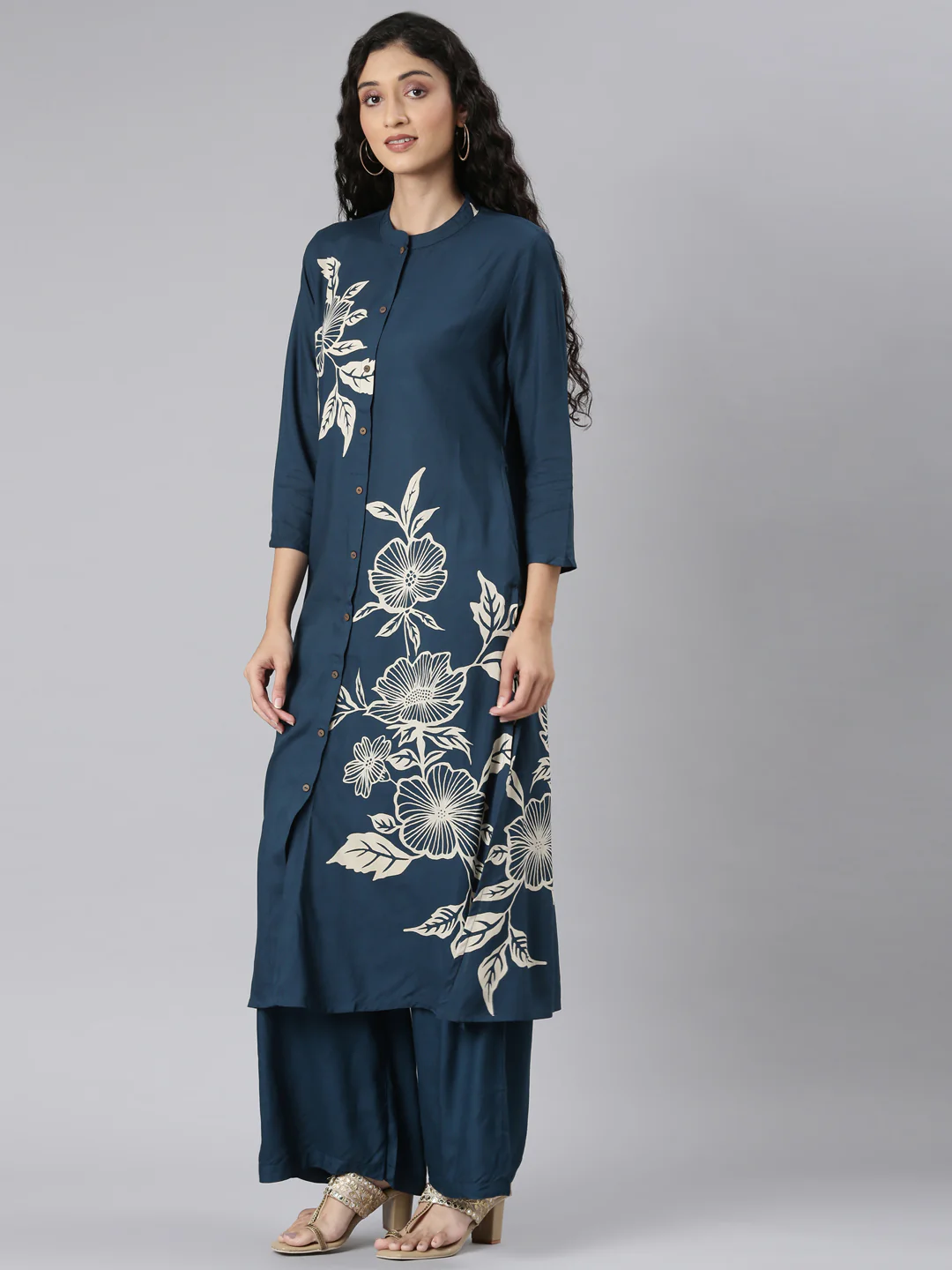 Neerus Green Straight Casual Floral Kurta and Plazzo - Image 2