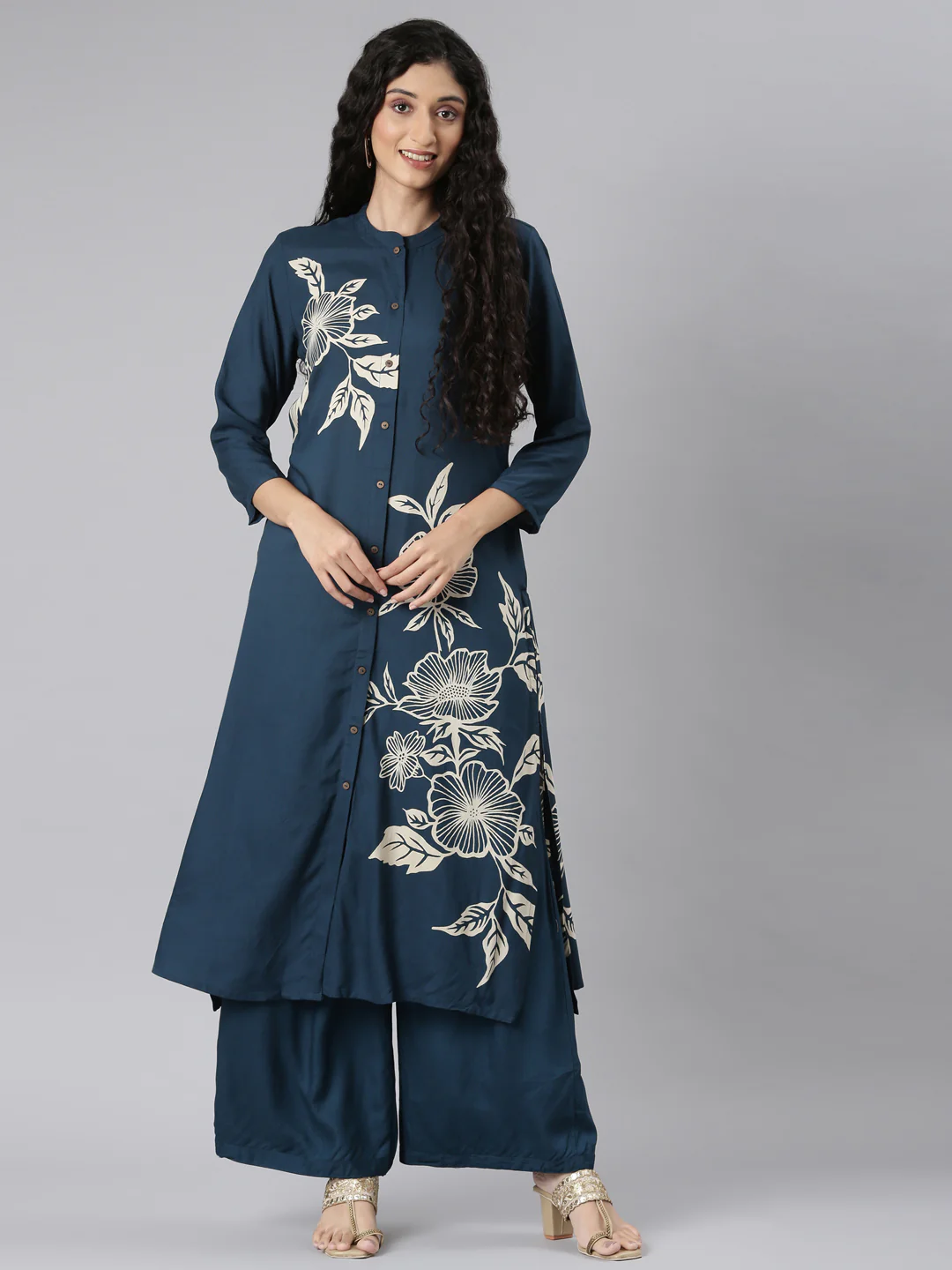 Neerus Green Straight Casual Floral Kurta and Plazzo - Image 6