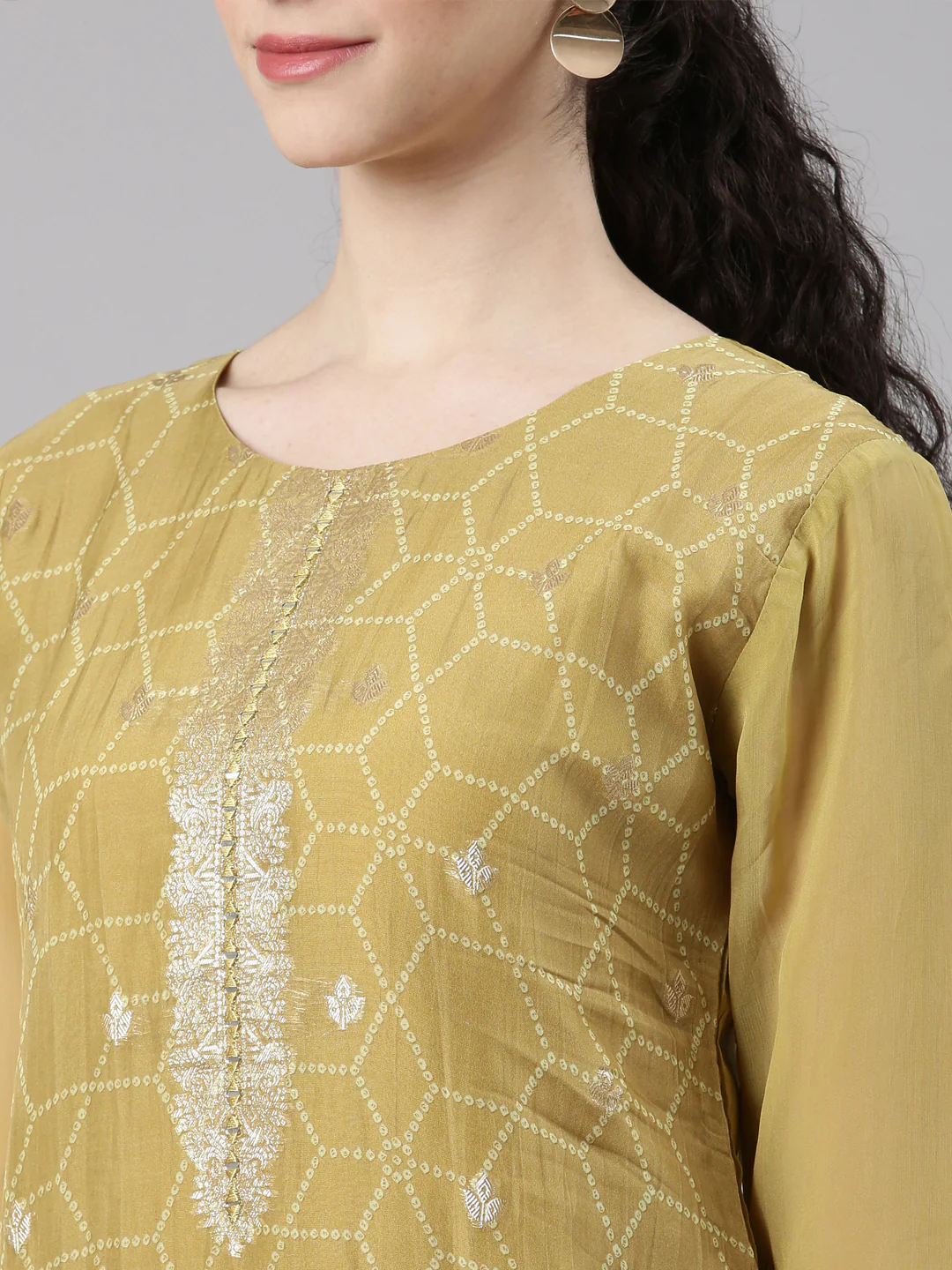 Neerus Green Straight Casual Floral Kurta and Trouser with Dupatta - Image 5