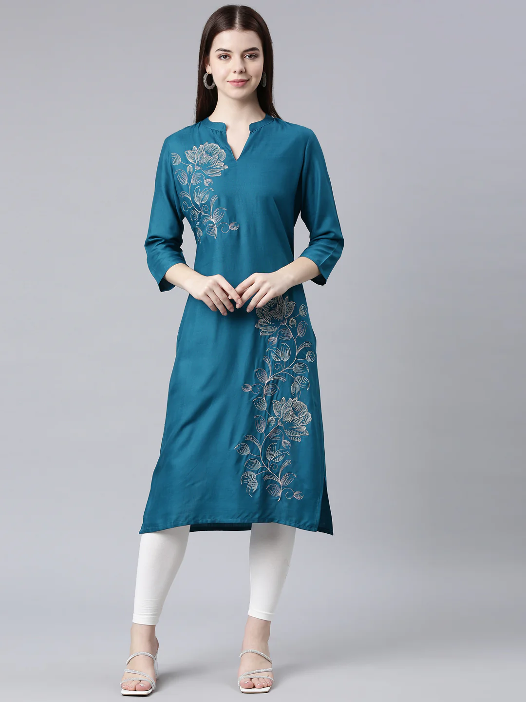 Neerus Green Straight Casual Floral Straight Kurta