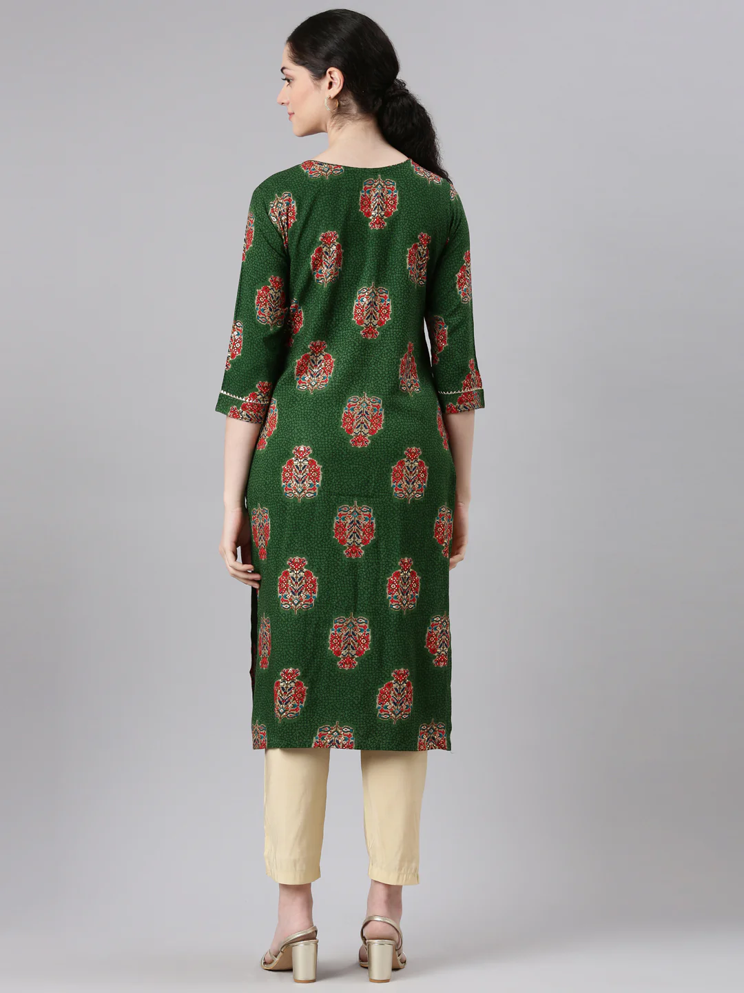 Neerus Green Straight Casual Floral Panelled Kurta - Image 3