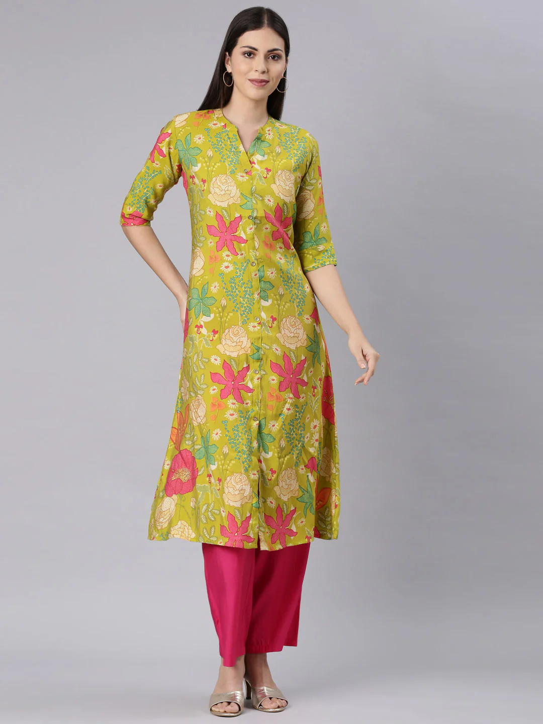Neerus Green Straight Casual Floral Straight Kurta