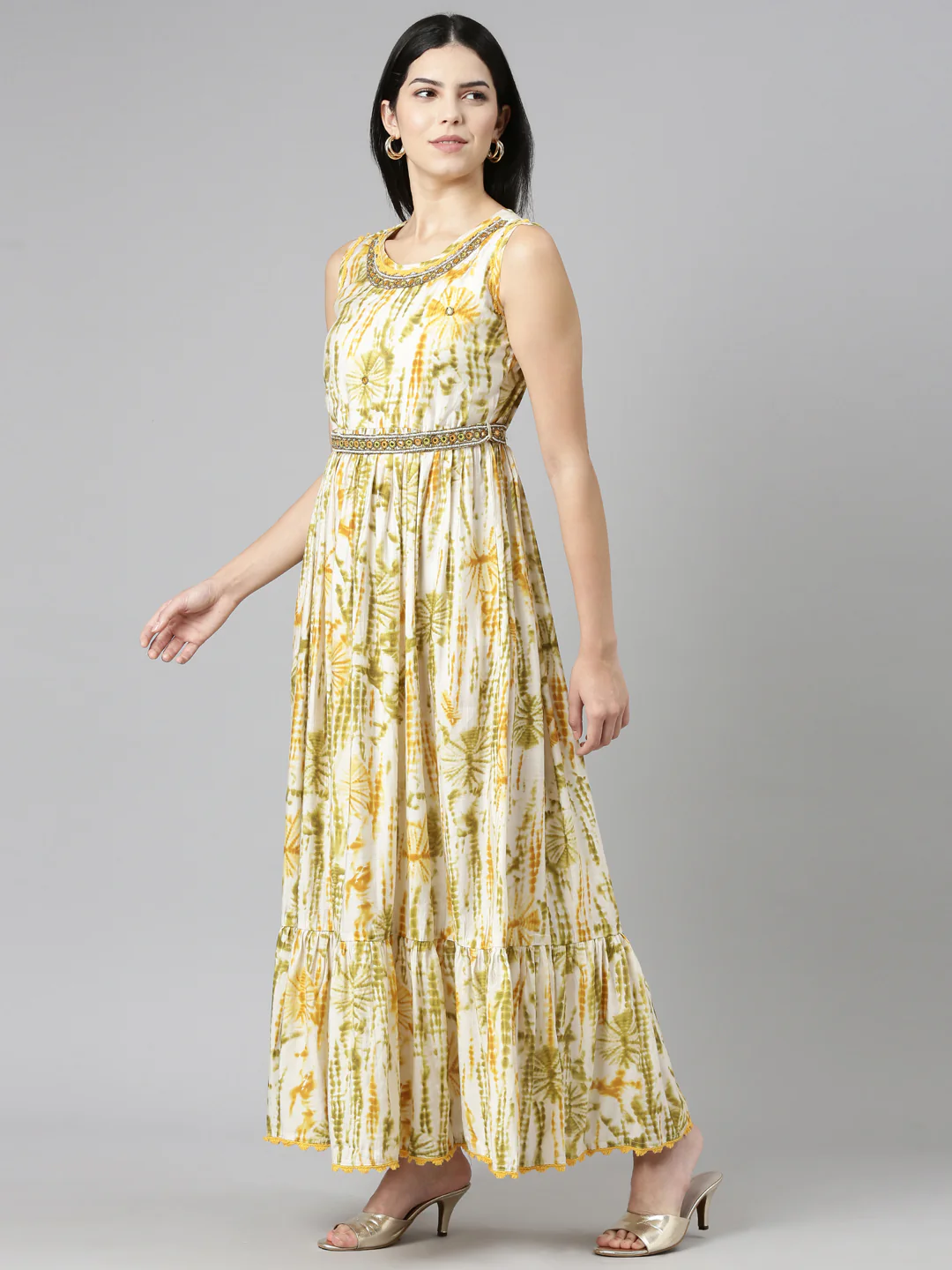 Neerus Green Straight Casual Printed Gown - Image 2