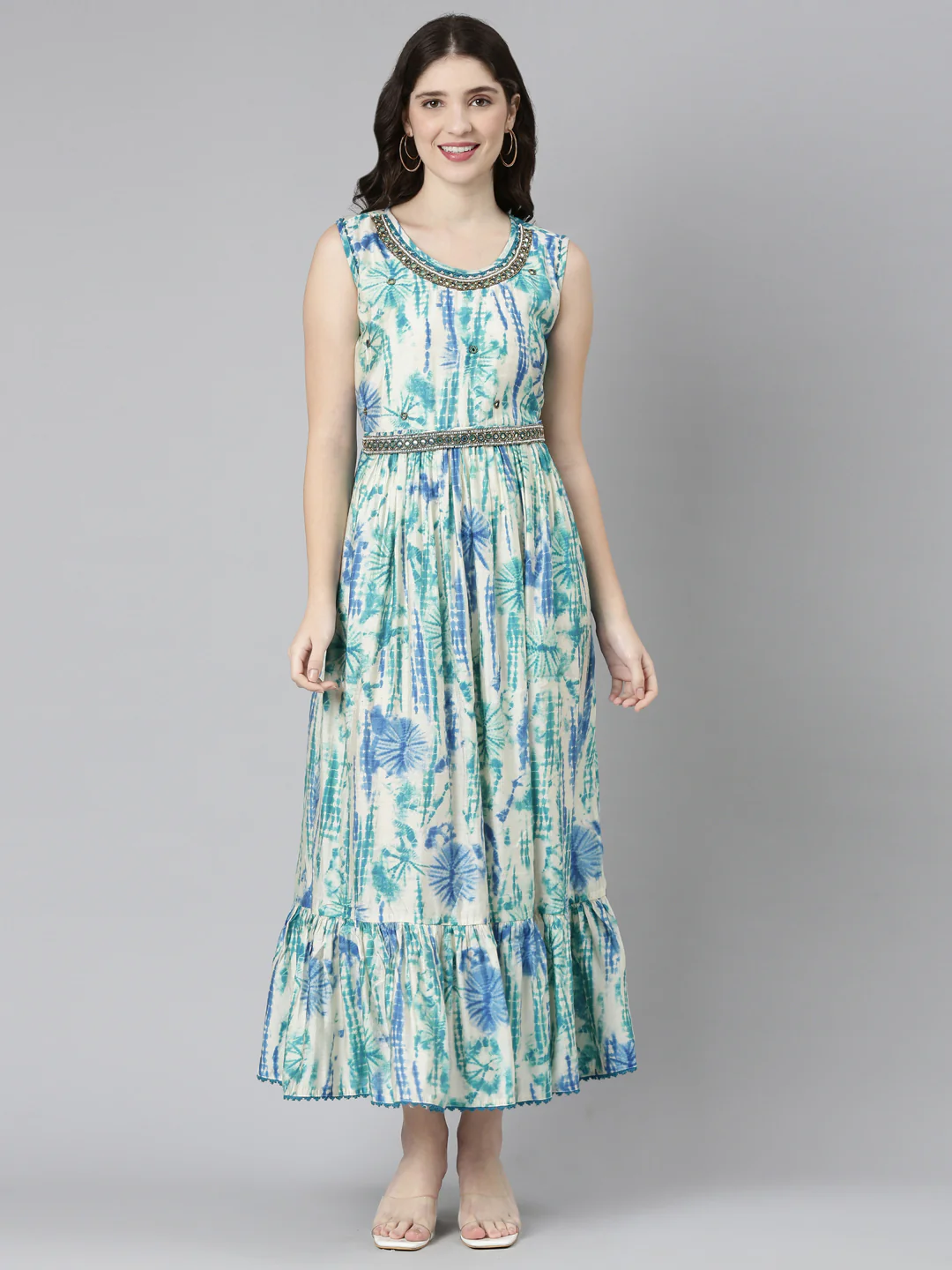 Neerus Green Straight Casual Printed Gown