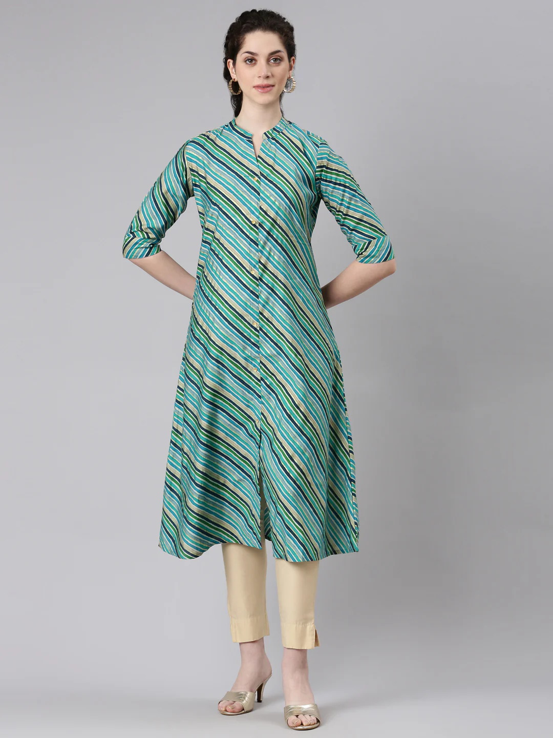 Neerus Green Straight Casual Panelled Kurta